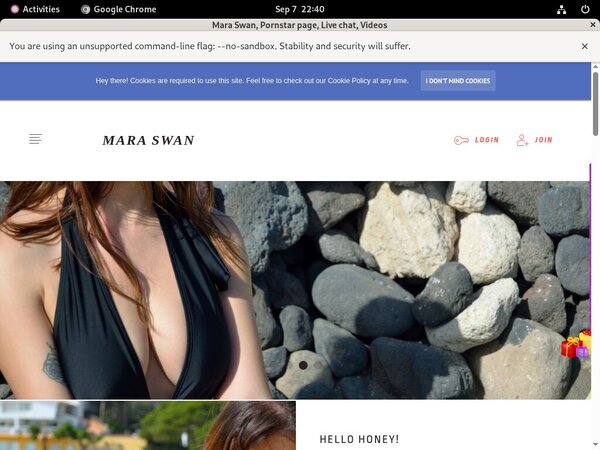 Mara Swan Nude